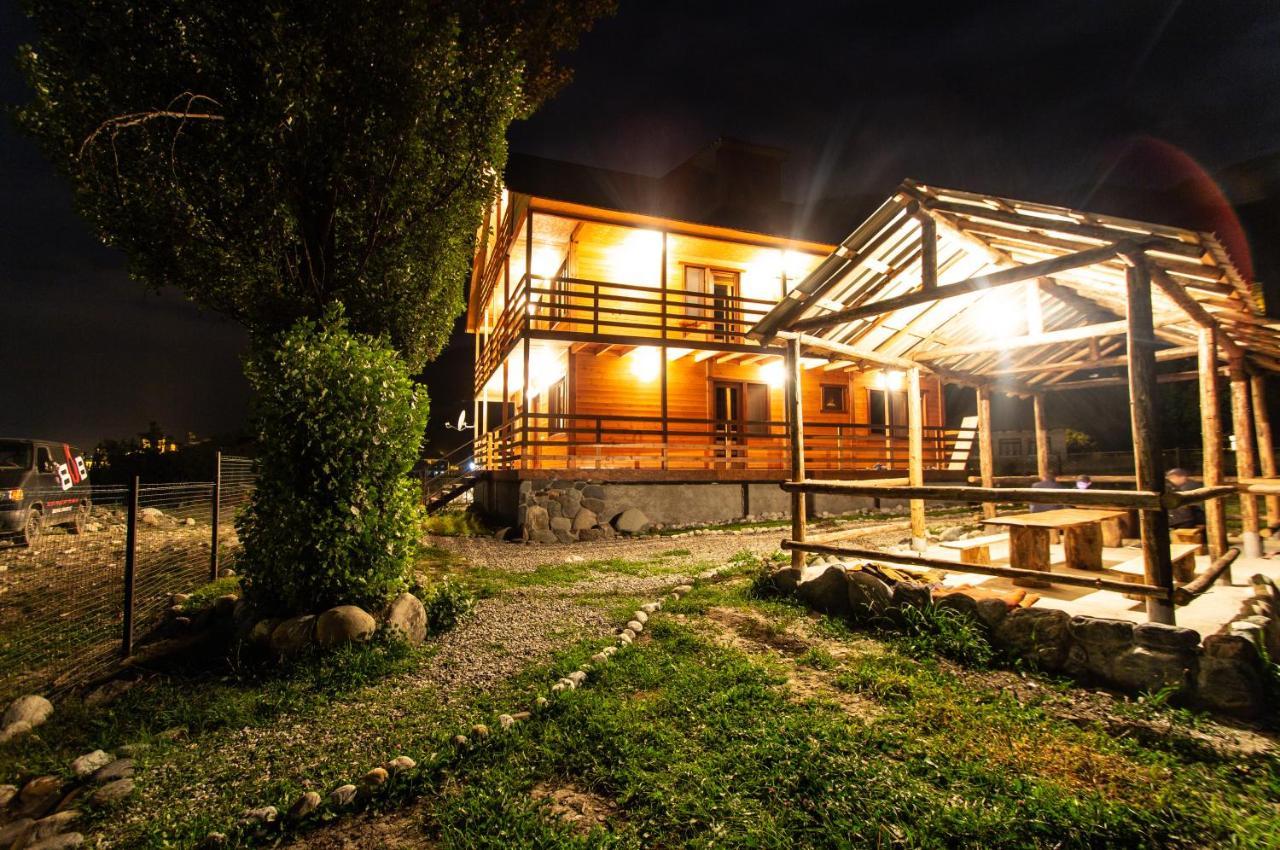 Guesthouse Gio Kashveti Exteriör bild